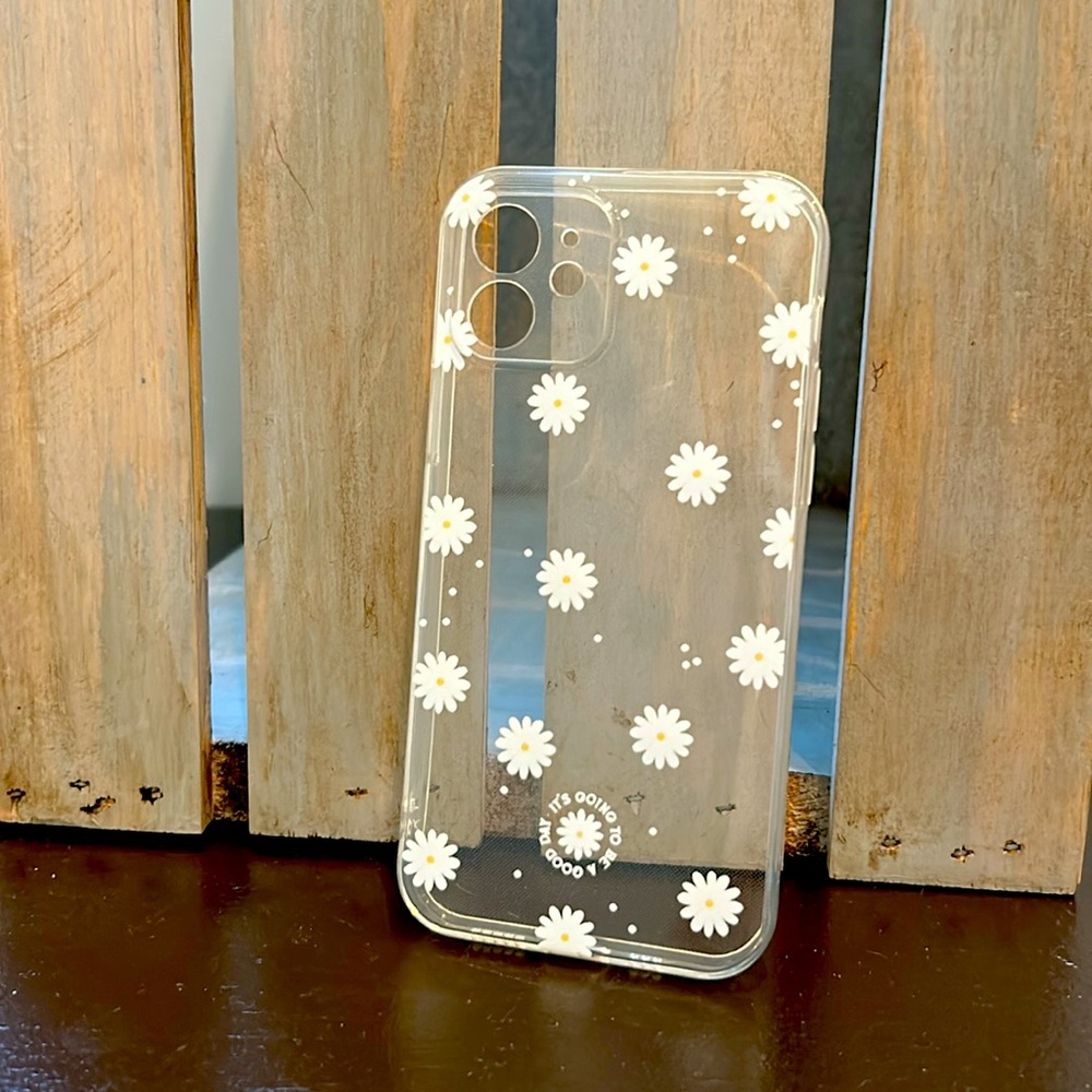 iPhone 12 SHEIN daisy case